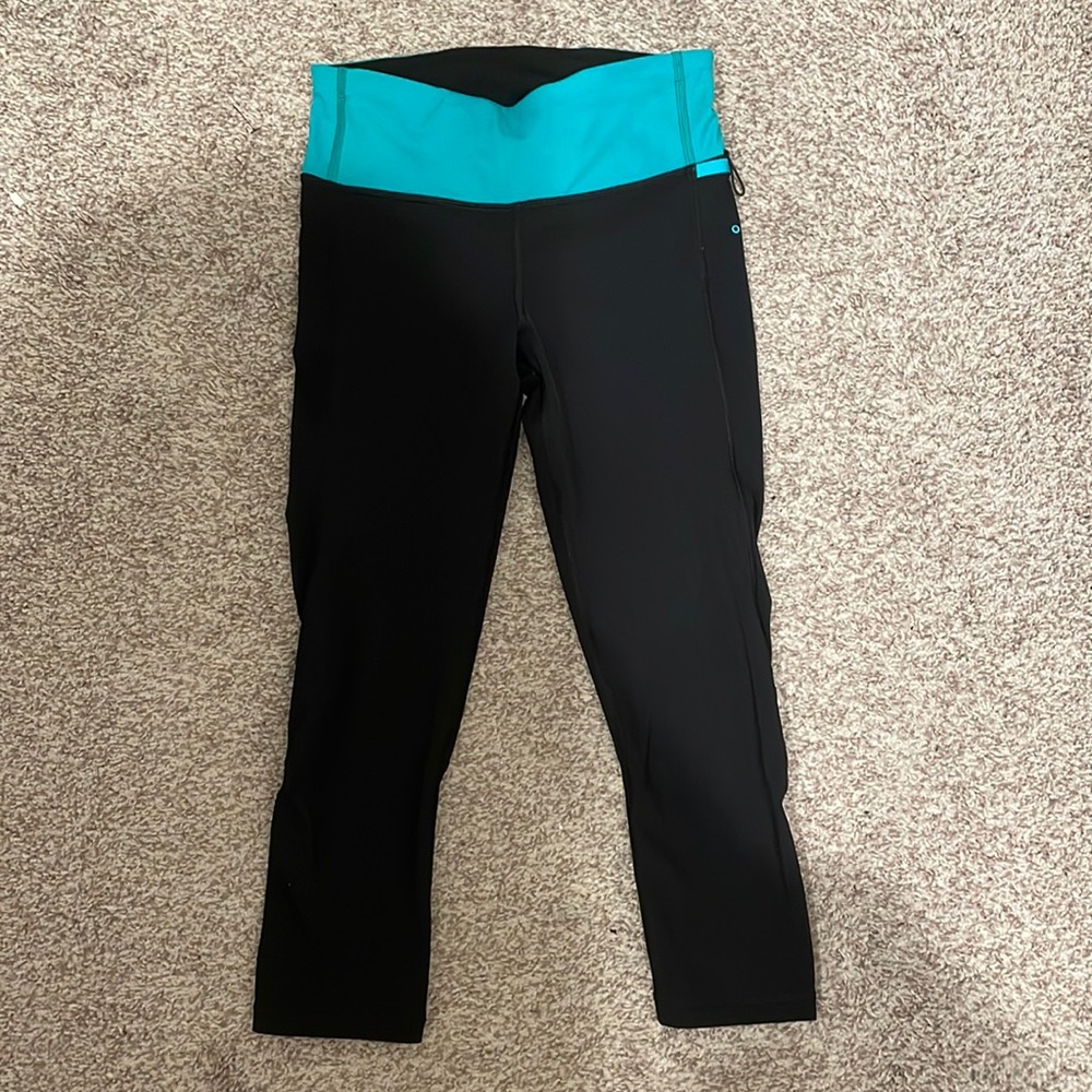 Lululemon black crops size 2 new without tags